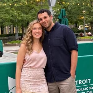 Meet your Posher, Danielle